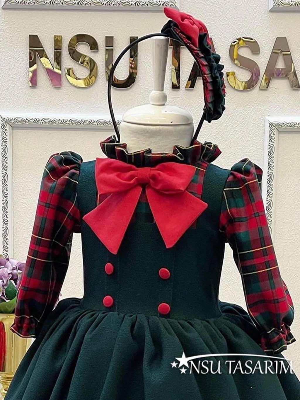 Emerald green dress frontupper part hair accessory