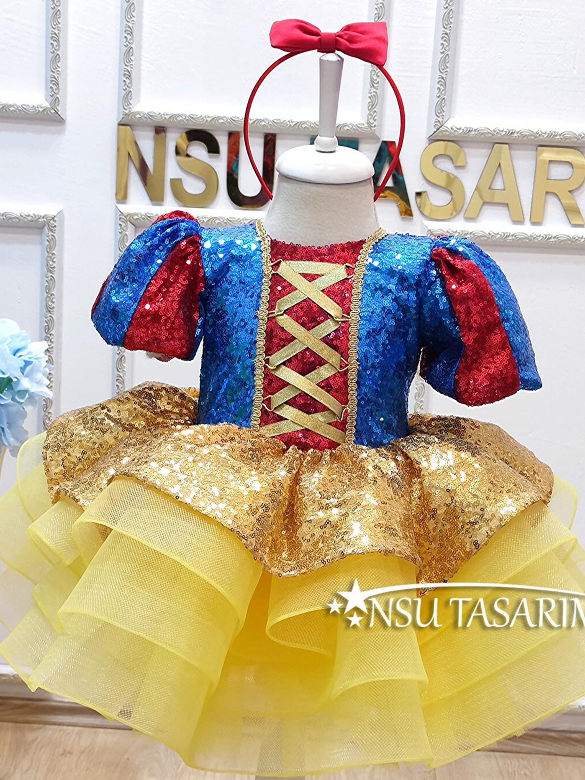 Snow white dress front upper part