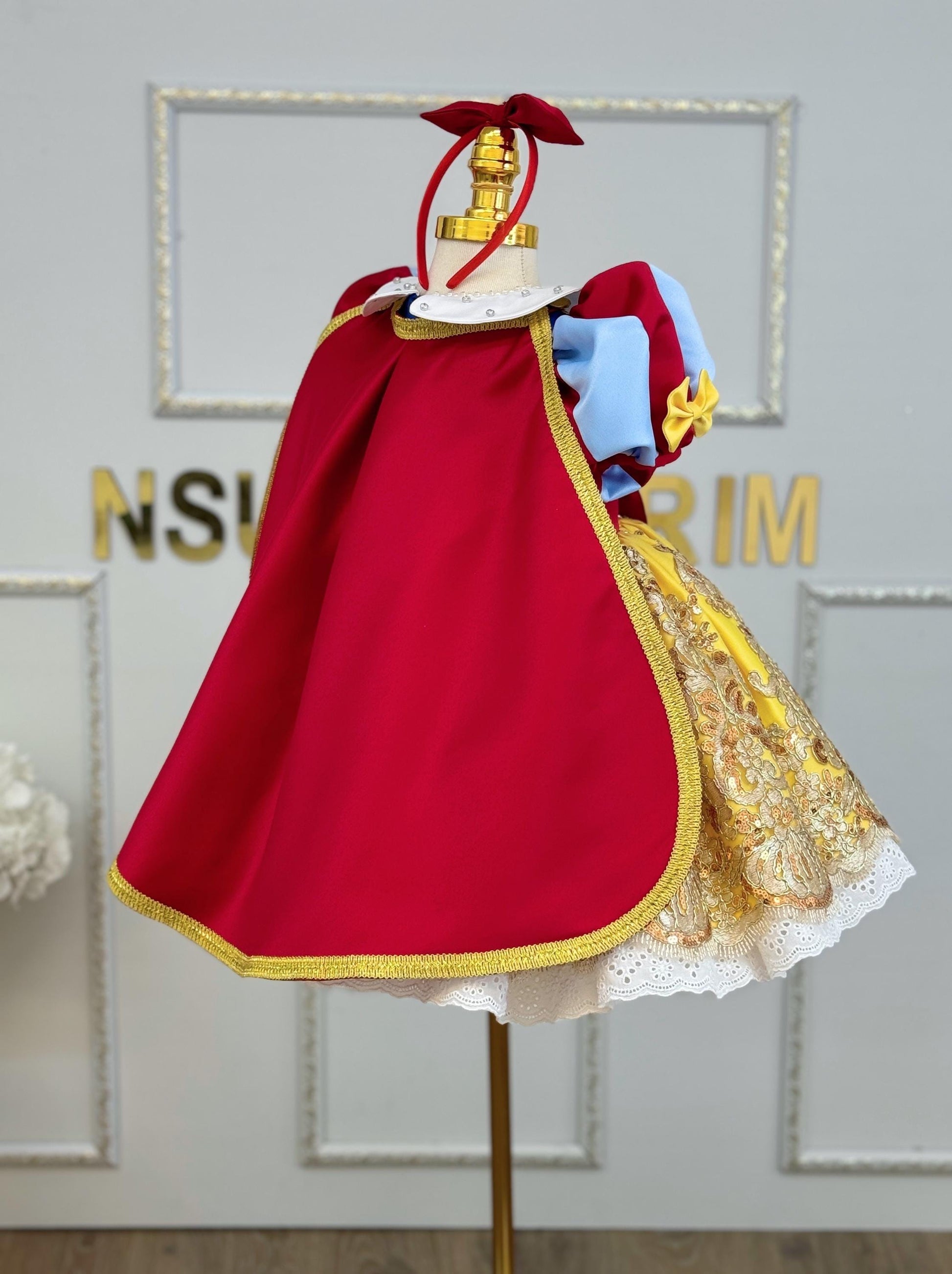 Snow White cloak