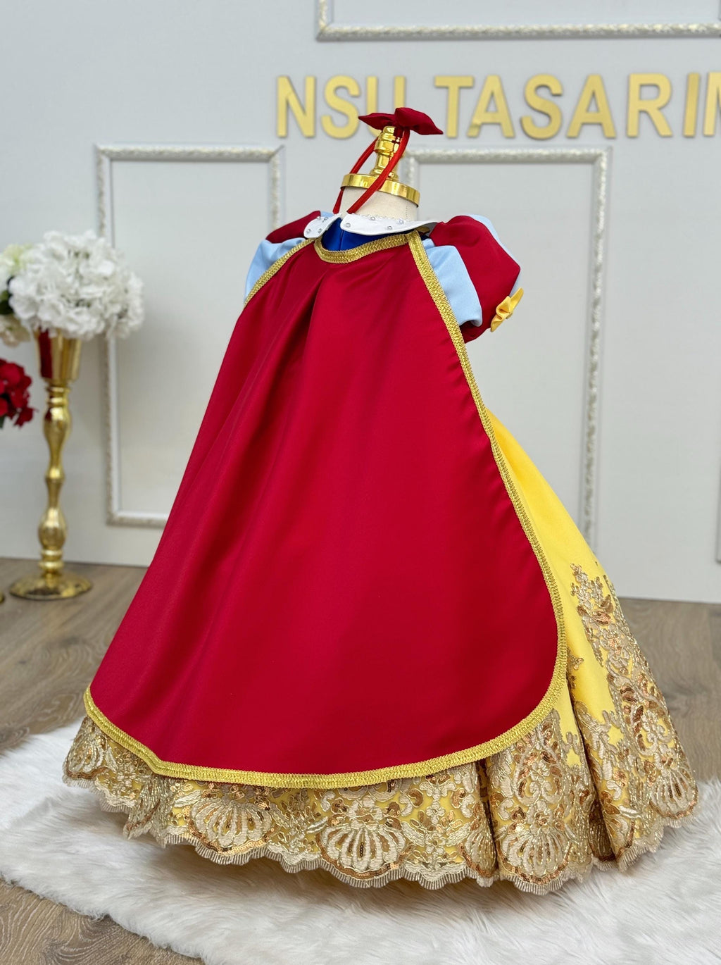 Snow White Snow White dress capedress cape