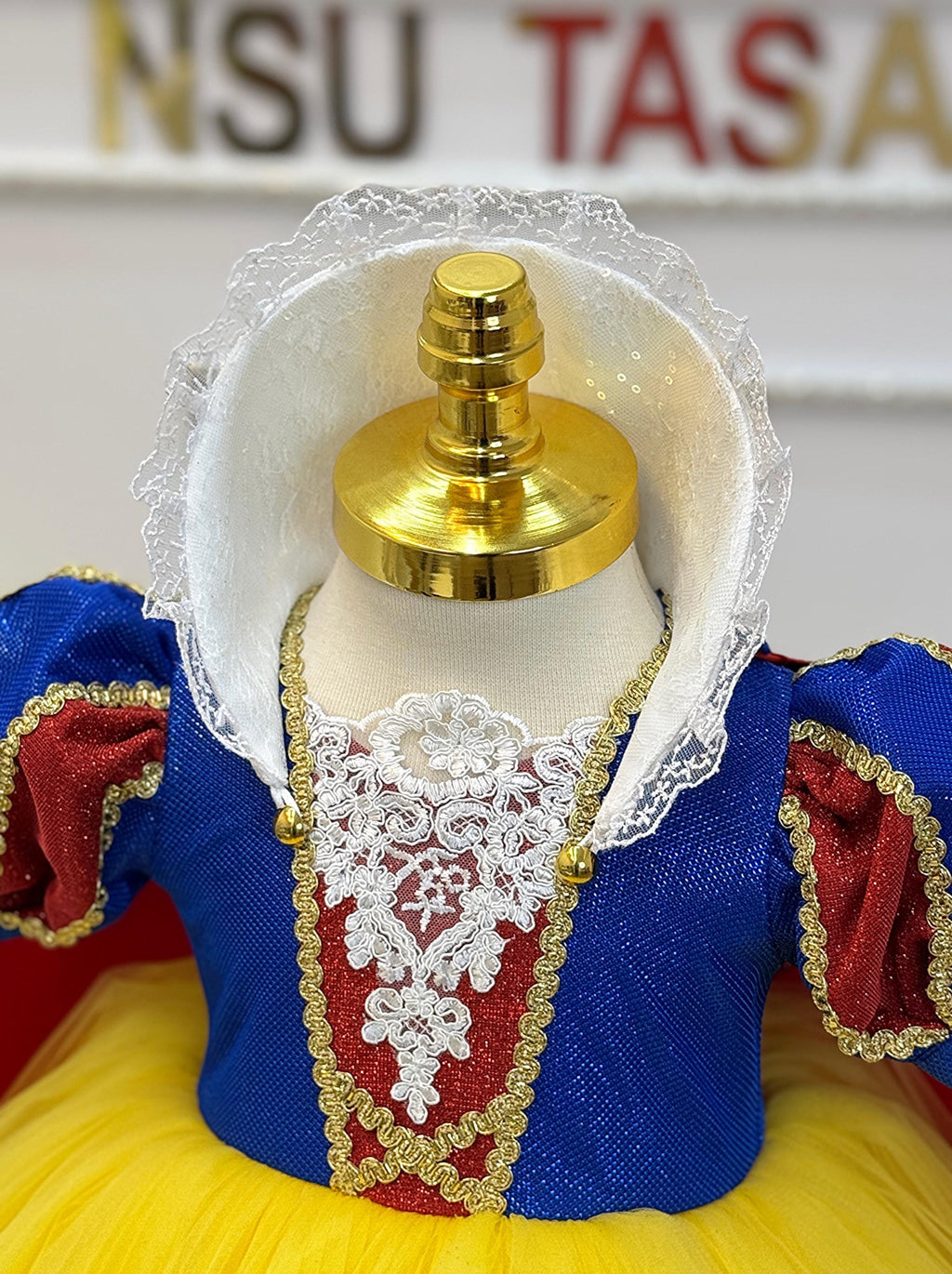 snow white costume girl