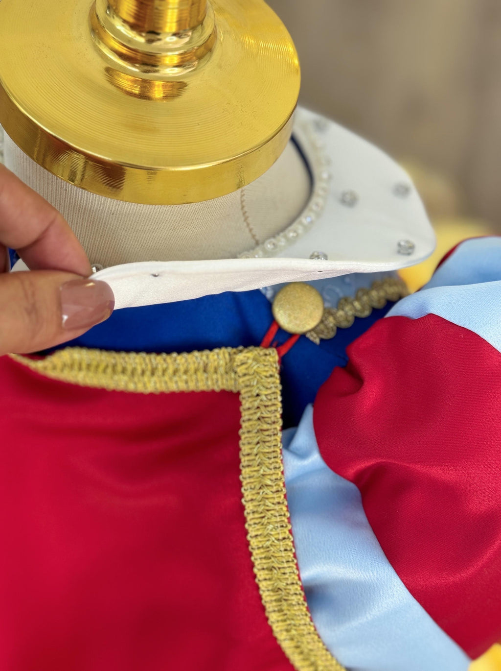 Snow White removable cape