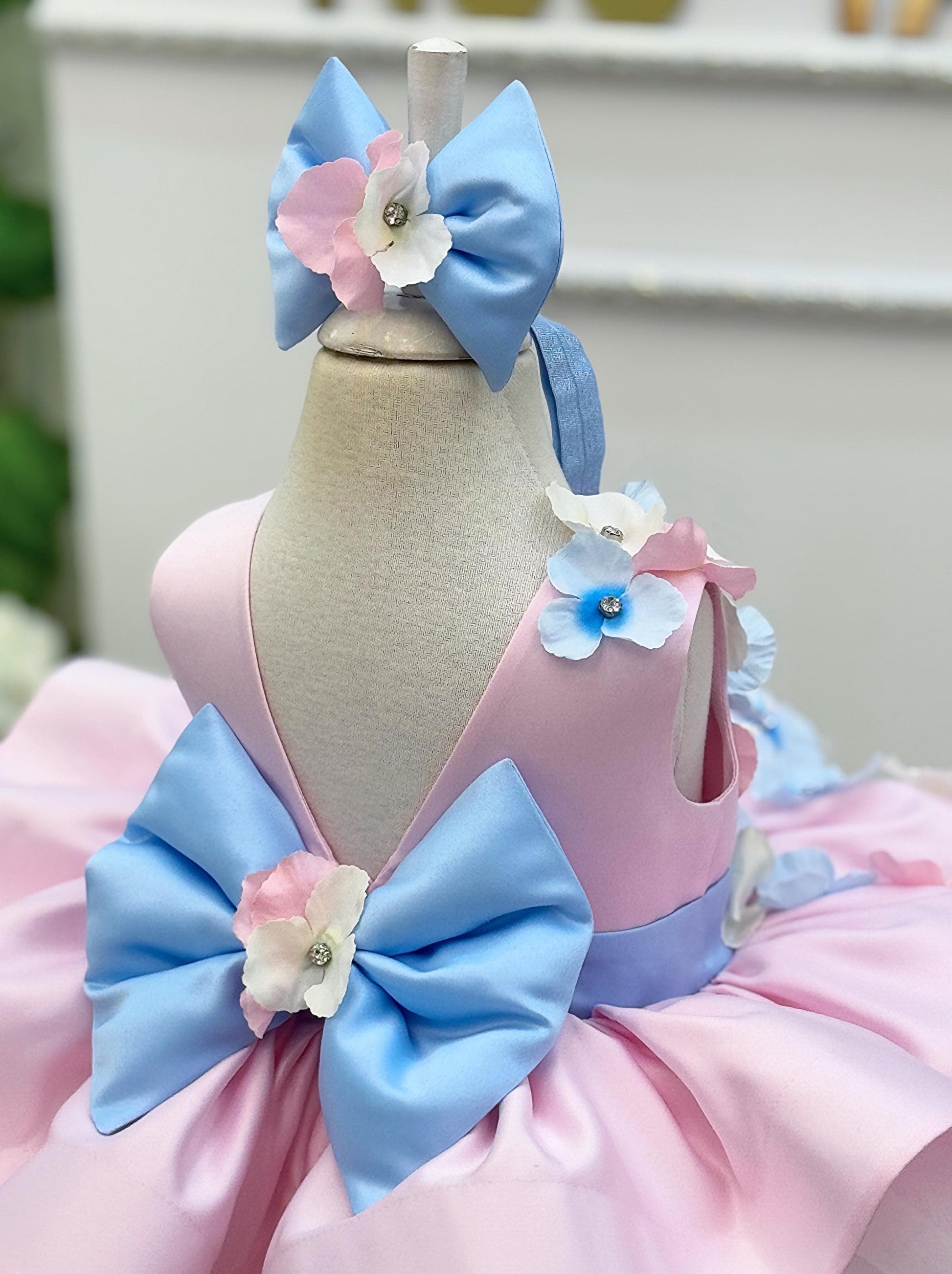 1st birthday dress. Baby girl dress. Birthday dress. 3d flowers dress. For special occasion