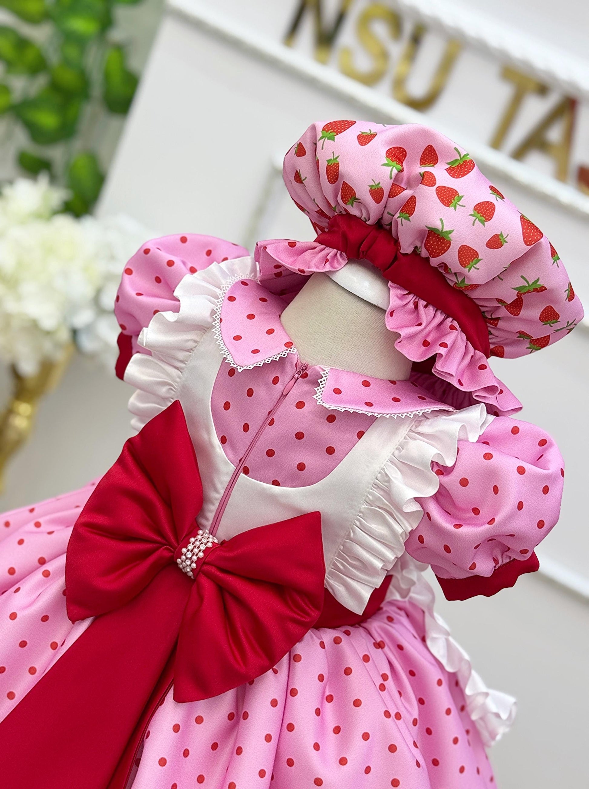Frilly apron pink costume for toddler girl