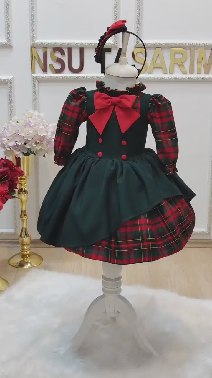 Emerald green dress. Christmas dress. Baby Girl Dress Emerald Green dress. Cotton fabrics emerald. for special occasion. Handmade!