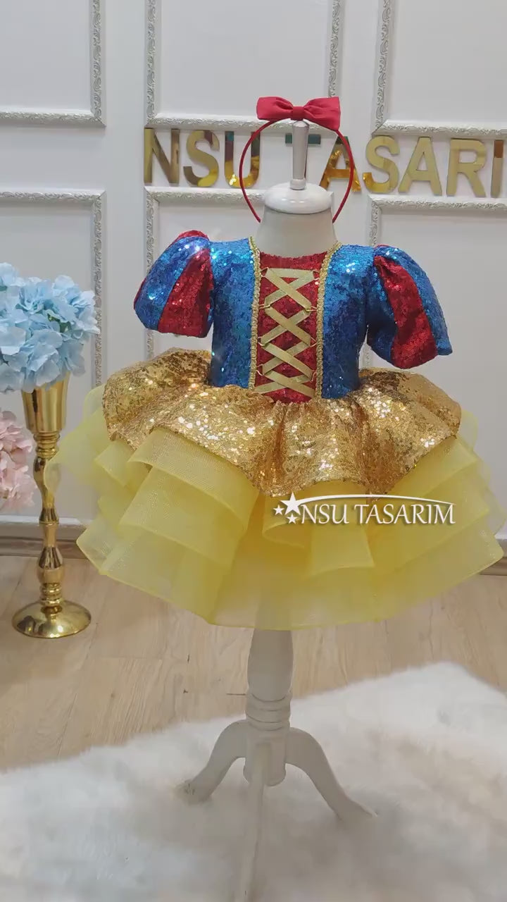 Snow white dress . Baby girl dress. Snow white  birthday dress. Sparkle snow white dress. For special occasion. Handmade!