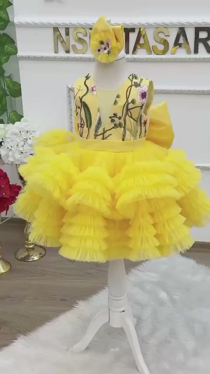 Yellow baby girl dress. Baby party dress. 1st birthday dress baby girl, yellow princess dress, yellow puffy dress,  yellow toddler dress