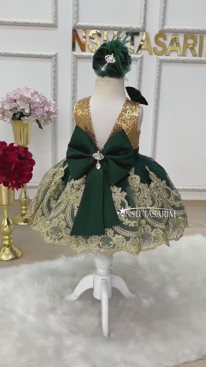 Gold emerald  baby girl dress. Gold lace dress. Sparkle Baby girl dress .  Christmast dress. 1st Birthday dress. Baby gold emerald dress.